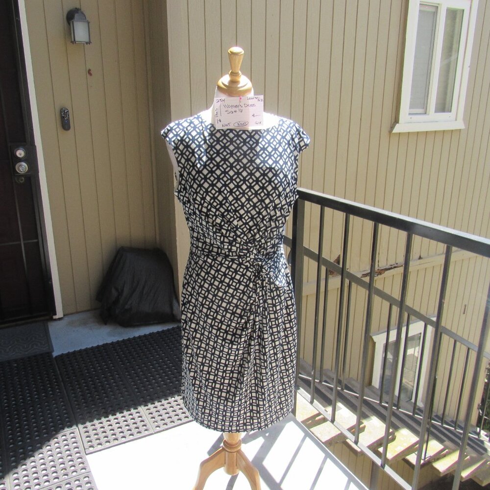 #254. NEW WOMEN'S PRINT DRESS BY RALPH LAUREN   (SIZE 16)